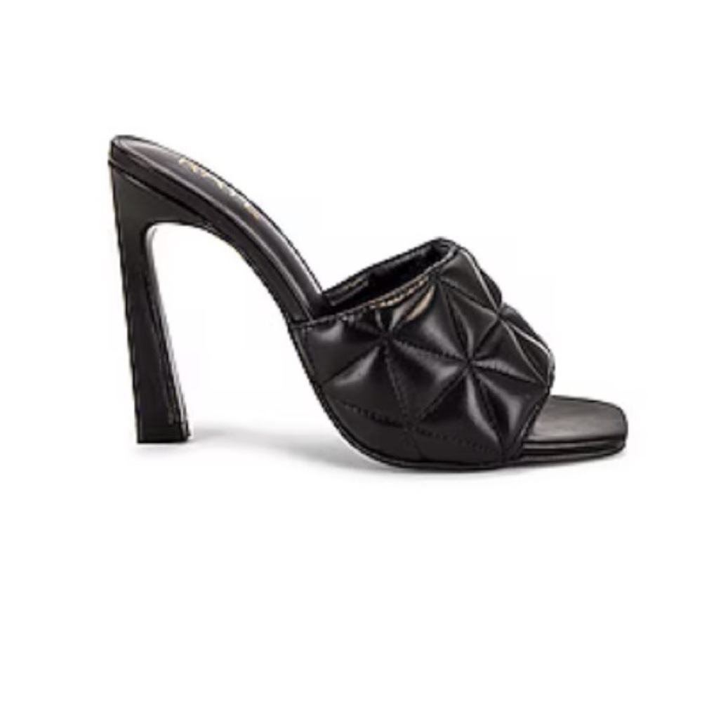 Raye Heels